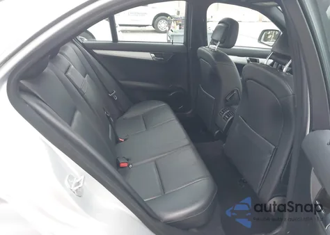 2008 Mercedes-Benz C 300 Luxury/Sport из США, поврежденный, VIN WDDGF54X98F097151